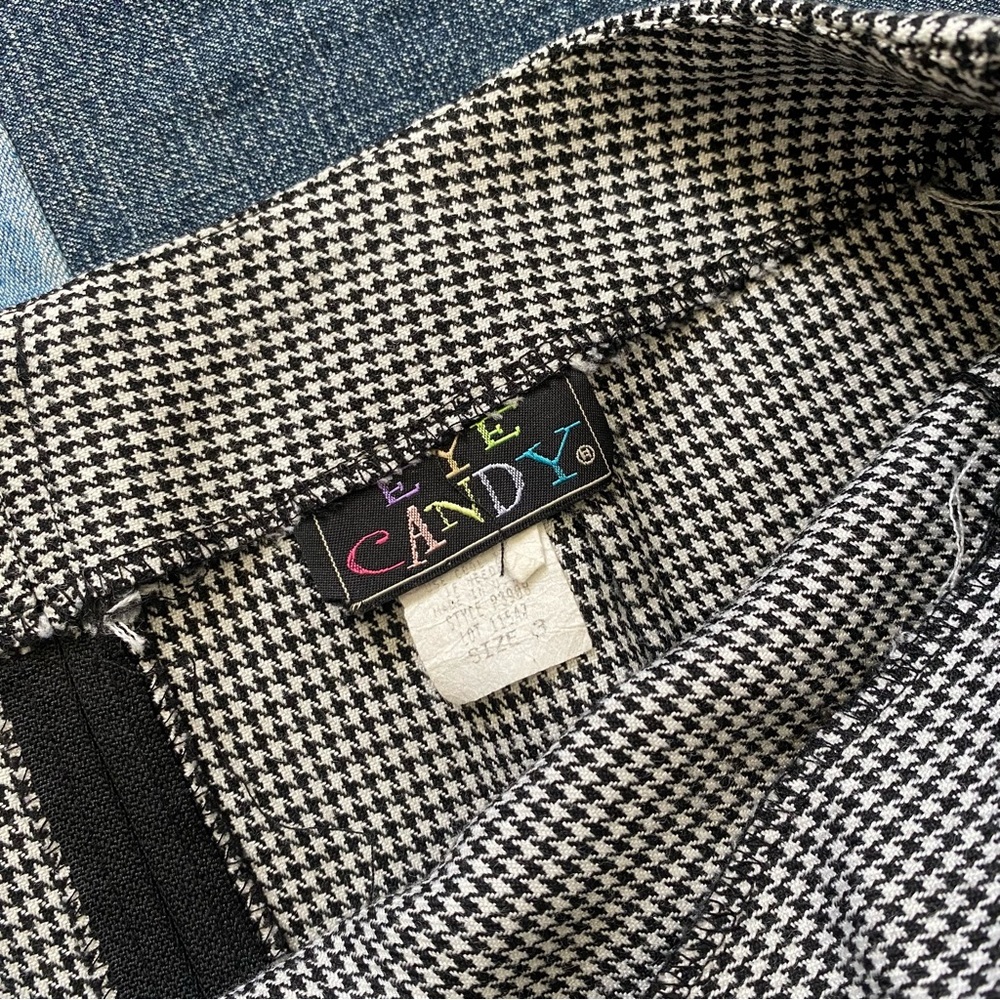 vntg 90s houndstooth eye candy skirt 26” waist black and white